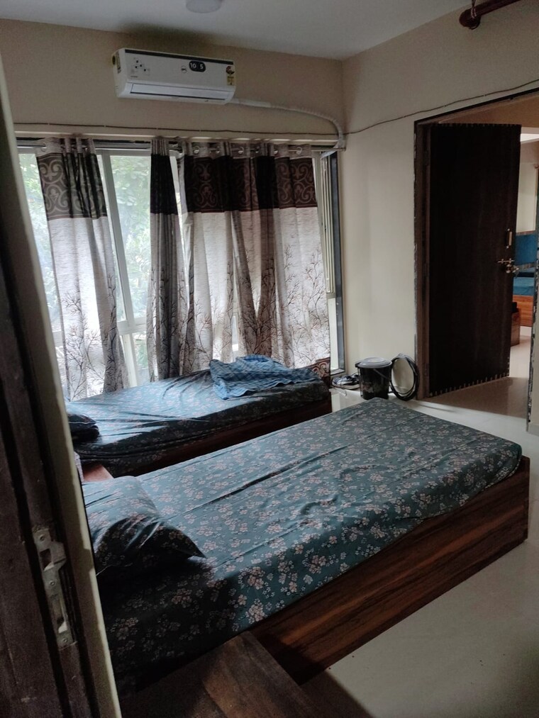 Bedroom, malad east Pg For Boys & Girls In Malad East 9171355