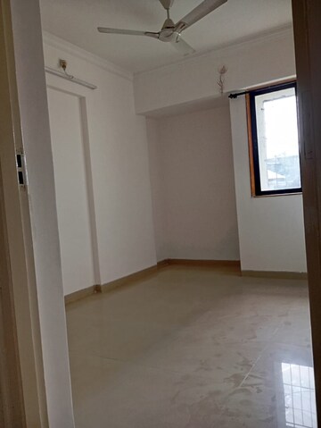 Room in 1 BHK Apartment at Raunak Heights, Ghodbunder Road – for Rent