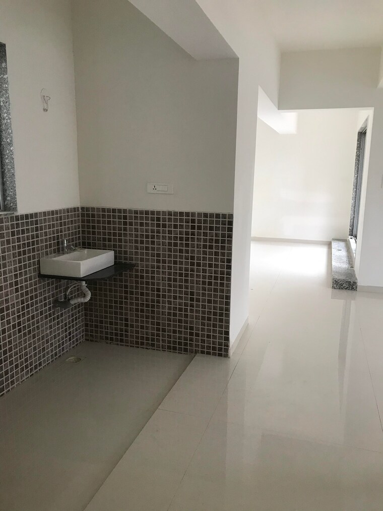 Bathroom, axis-paradigm-whistling-meadows 2 Bedroom 1000 Sq.Ft. Apartment In Paud Road Pune 9171403