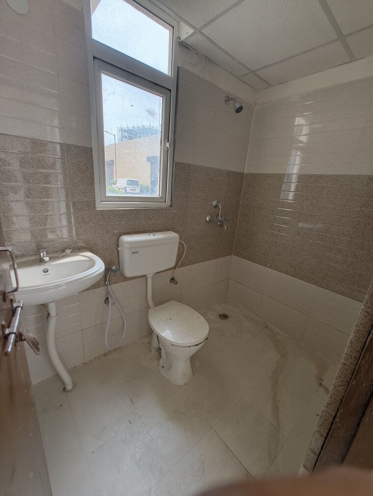 Bathroom, signature-global-the-roselia 2 Bedroom 600 Sq.Ft. Apartment In Sector 95a Gurgaon 9171503