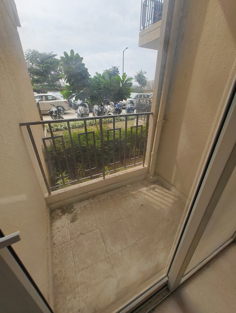 Balcony, signature-global-the-roselia 2 Bedroom 600 Sq.Ft. Apartment In Sector 95a Gurgaon 9171503