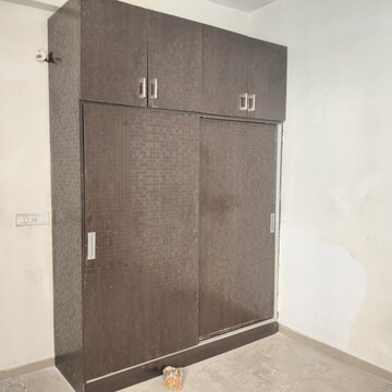 Furnished Amenities in 2 BHK Apartment at Mahagun Mywoods II, Sector 16c Greater Noida – for Rent