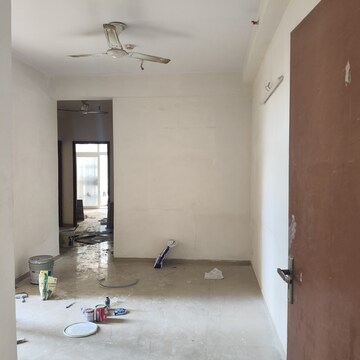 Room in 2 BHK Apartment at Mahagun Mywoods II, Sector 16c Greater Noida – for Rent