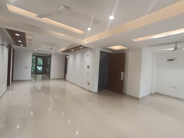Room in 4 BHK Builder Floor at Dlf Phase I – for Sale