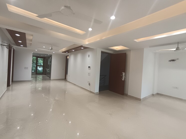 Room, dlf phase i 4 Bedroom 318 Sq.Yd. Builder Floor In Dlf Phase I Gurgaon 9171543