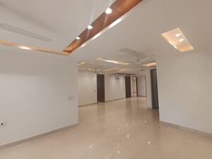 Room in 4 BHK Builder Floor at Dlf Phase I – for Sale