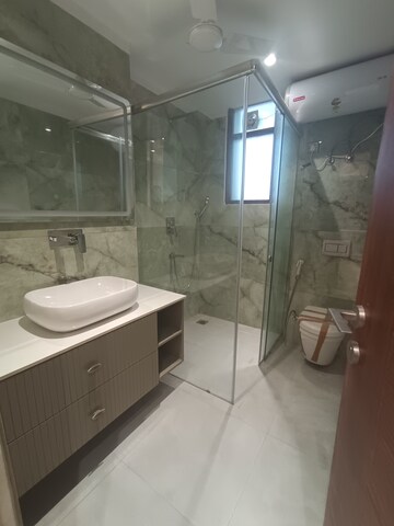 Team Area in 4 BHK Builder Floor at Dlf Phase I – for Sale