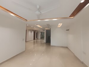 Room in 4 BHK Builder Floor at Dlf Phase I – for Sale