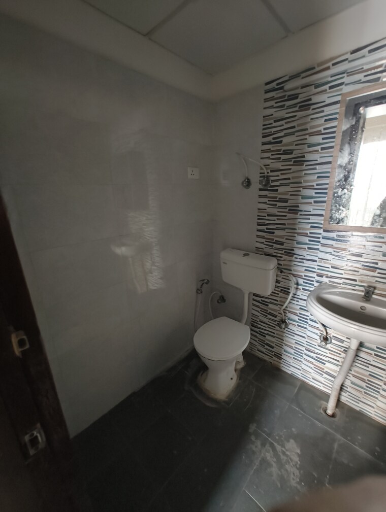 Bathroom, signature-global-the-roselia 2 Bedroom 670 Sq.Ft. Apartment In Sector 95a Gurgaon 9171570