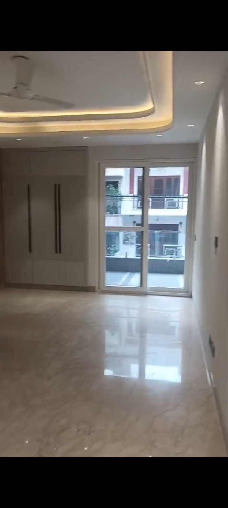 Room, greater kailash i 4 Bedroom 416 Sq.Yd. Builder Floor In Greater Kailash I Delhi 9171621