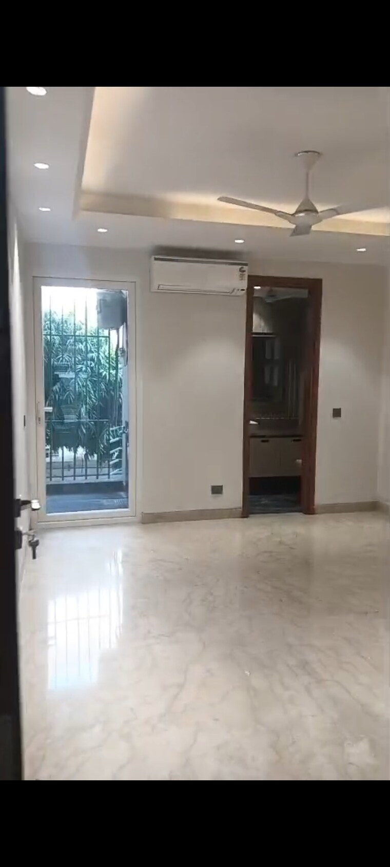 Room, greater kailash i 4 Bedroom 416 Sq.Yd. Builder Floor In Greater Kailash I Delhi 9171621