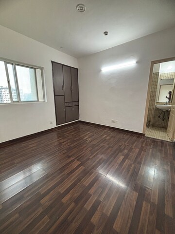 Room in 2.5 BHK Apartment at Paras Tierea, Sector 137 – for Sale