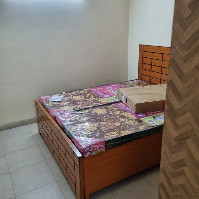 Bedroom, wave-dream-homes 1 Bedroom 578 Sq.Ft. Apartment In Wave City Ghaziabad 9171727