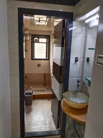 2 BHK Apartment For Rent in Raje Manraj Height, Kurla West
