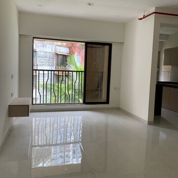 Room in 2 BHK Apartment at Kamla Om Hansa CHS, Roshan Nagar – for Rent