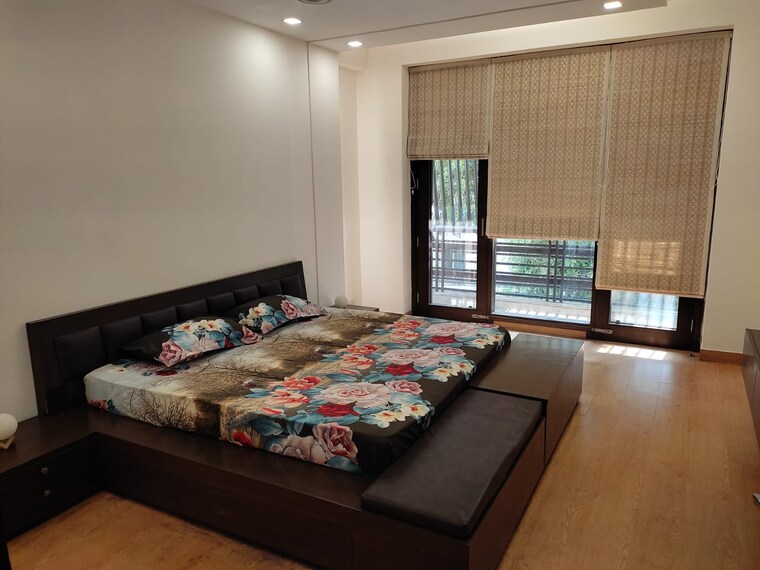 Bedroom, greater kailash ii 4 Bedroom 300 Sq.Yd. Builder Floor In Greater Kailash ii Delhi 9171790