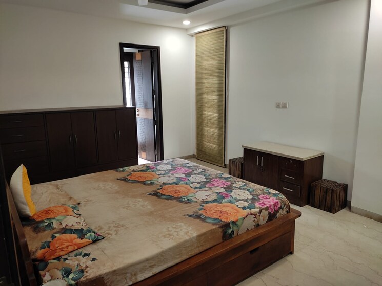 Bedroom, greater kailash ii 4 Bedroom 300 Sq.Yd. Builder Floor In Greater Kailash ii Delhi 9171790