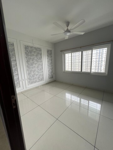 Room in 3 BHK Apartment at DNR Spring Leaf, Koramangala – for Rent