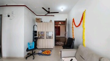 Living Room in 2 BHK Apartment at Kalpataru Paramount, Kapur Bawdi – for Sale