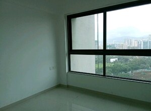 Room in 2 BHK Apartment at Kalpataru Paramount, Kapur Bawdi – for Sale