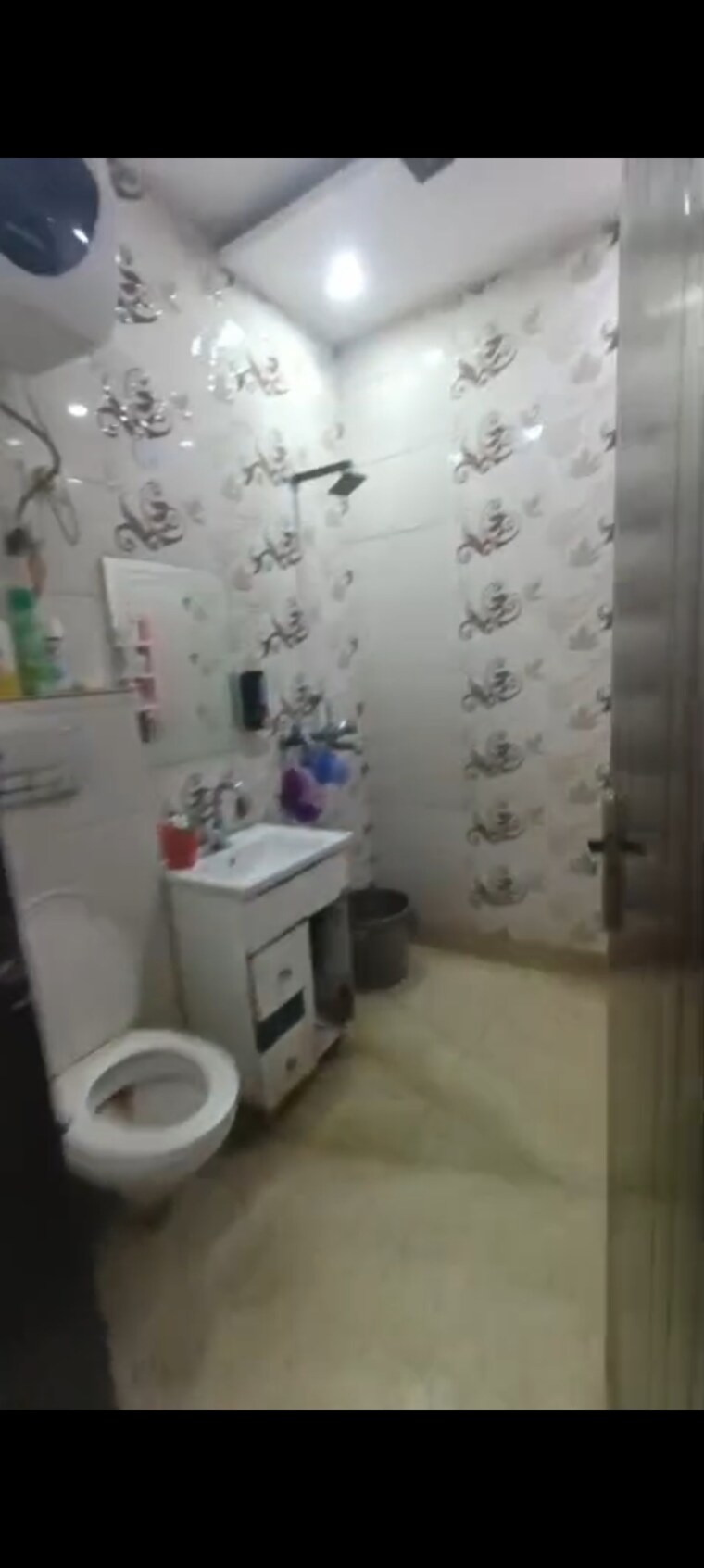 Bathroom, shakti khand iii 3 Bedroom 1250 Sq.Ft. Builder Floor In Shakti Khand Iii Ghaziabad 9171965