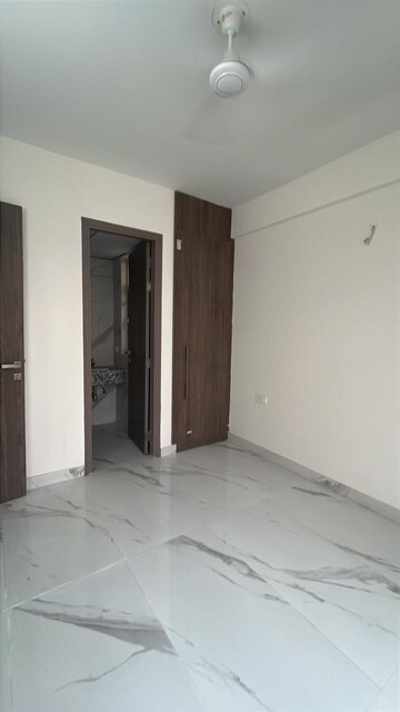 Room in 3 BHK Apartment at M3M Soulitude, Sector 89 – for Rent