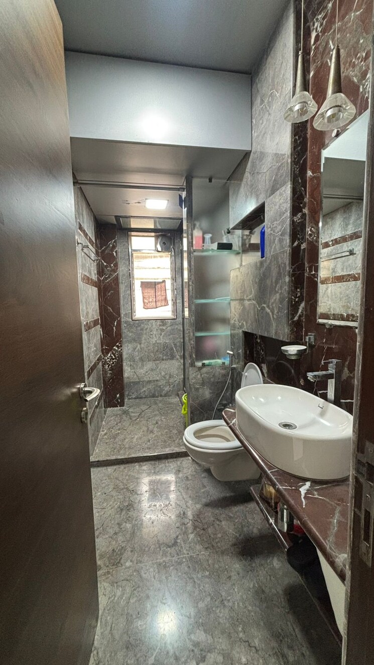 Bathroom, dev-residency 3 Bedroom 1600 Sq.Ft. Apartment In Juhu Mumbai 9172001
