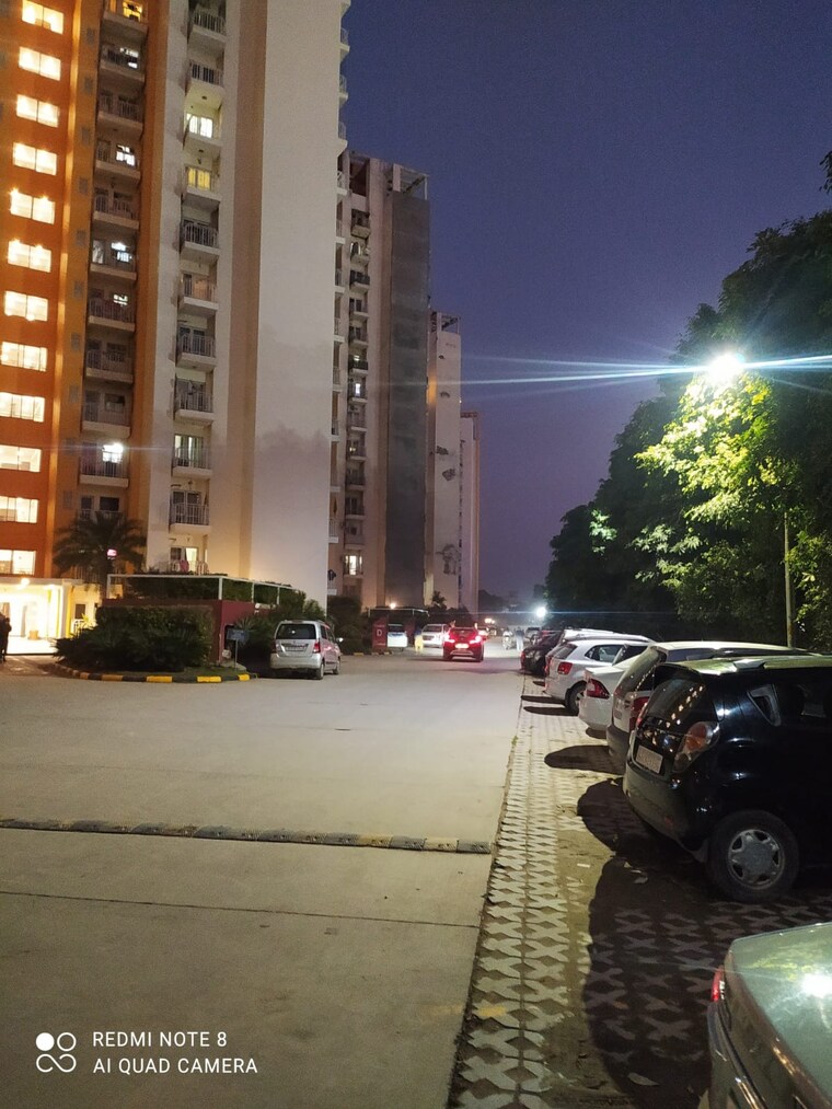 Parking, bptp-park-grandeura 3.5 Bedroom 2032 Sq.Ft. Apartment In Sector 82 Faridabad 9171964