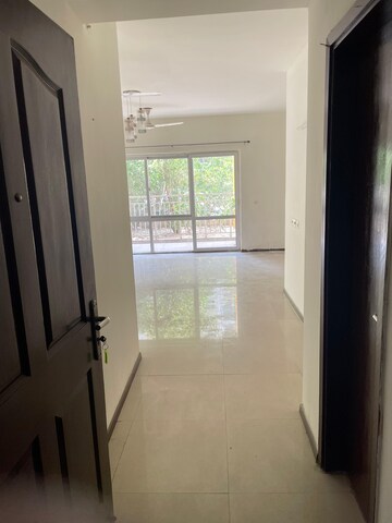 Room in 3.5 BHK Apartment at BPTP Park Grandeura, Sector 82 – for Sale