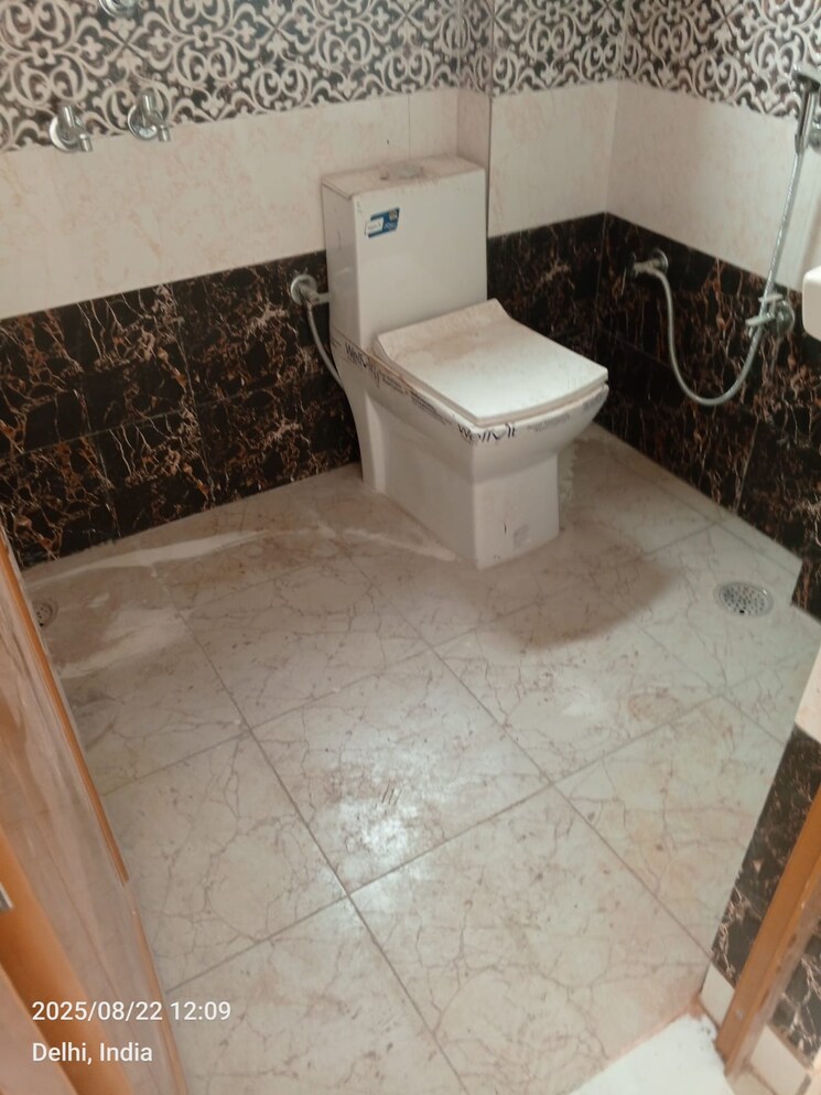 Bathroom, shama-apartments 2 Bedroom 1050 Sq.Ft. Apartment In Sector 10 Dwarka Delhi 9171987