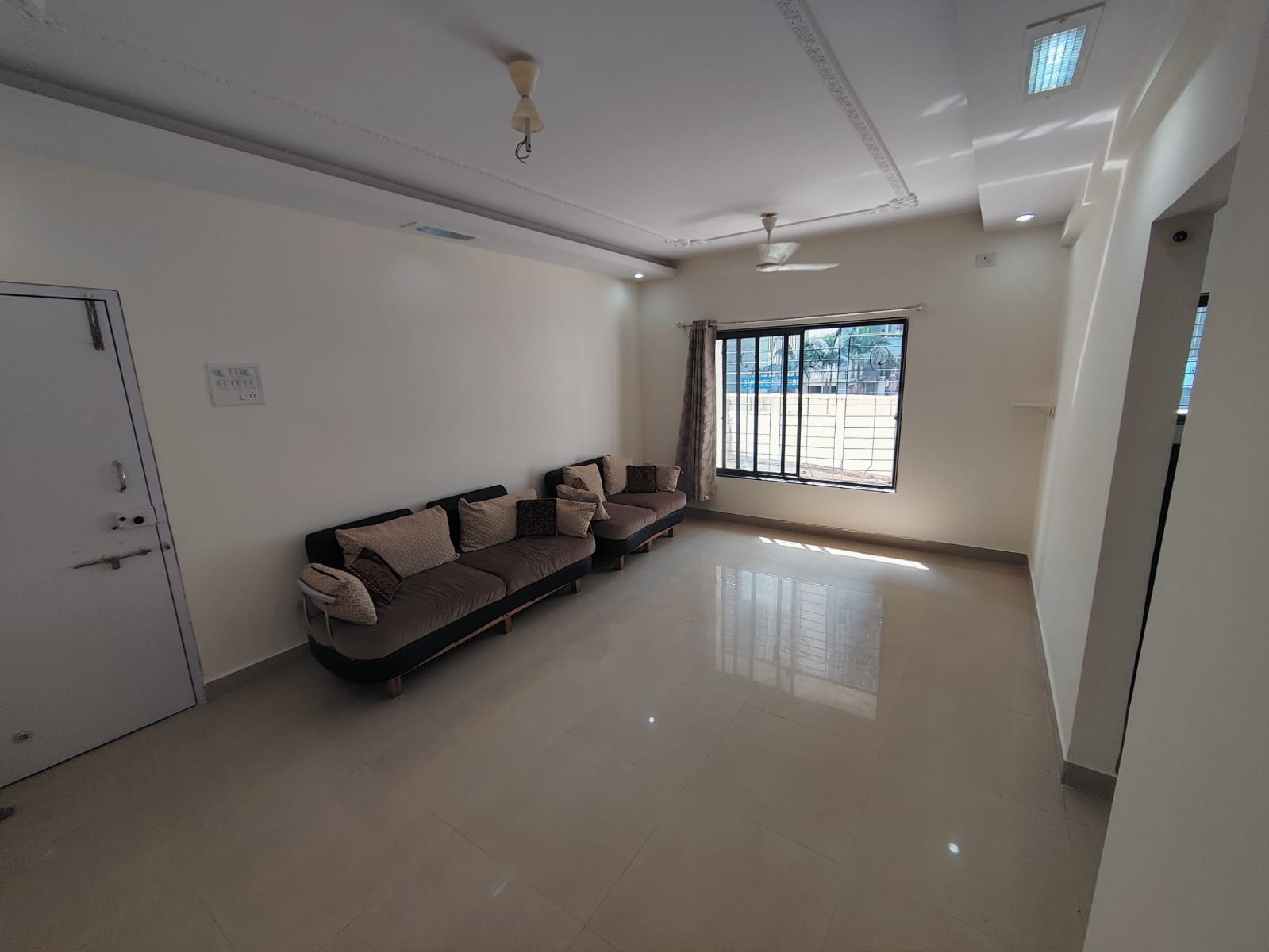 2 BHK Apartment For Rent in Lake avenue CHS