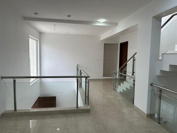 Room in 4 BHK Villa at My Home Ankura, Tellapur – for Rent