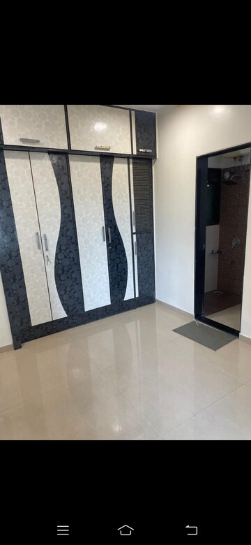 Room in 2 BHK Apartment at Dosti Vihar, Samata Nagar – for Rent