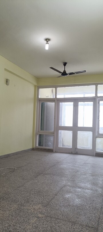 Room in 2 BHK Apartment at Karthik Apartment, Sector 21c – for Rent
