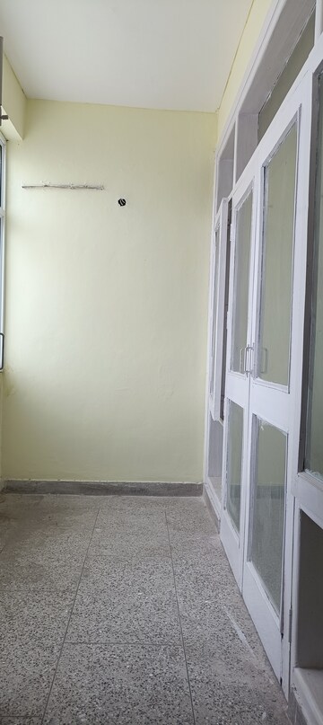 Room in 2 BHK Apartment at Karthik Apartment, Sector 21c – for Rent