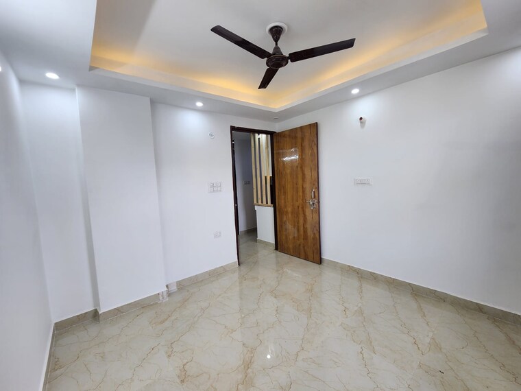 Room, freedom fighters enclave 1 Bedroom 1000 Sq.Ft. Apartment In Freedom Fighters Enclave Delhi 9172045