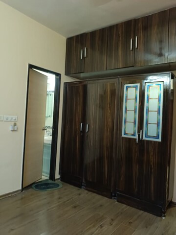 Room in 2 BHK Apartment at Ashok Gardens, Sewri – for Rent