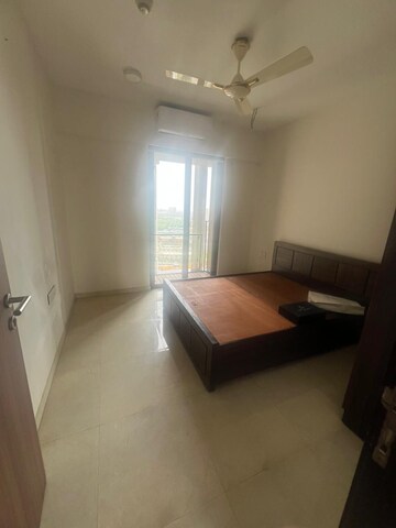 Room in 2 BHK Apartment at Lodha NCP Commercial Tower Supremus, Wadala – for Rent