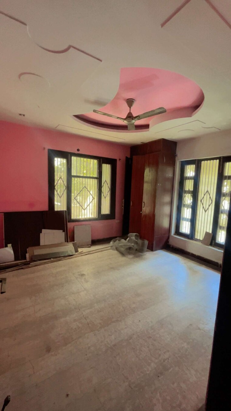 Bedroom, sector 28 4 Bedroom 350 Sq.Yd. Builder Floor In Sector 28 Faridabad 9172098