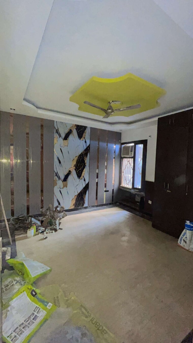 Bedroom, sector 28 4 Bedroom 350 Sq.Yd. Builder Floor In Sector 28 Faridabad 9172098