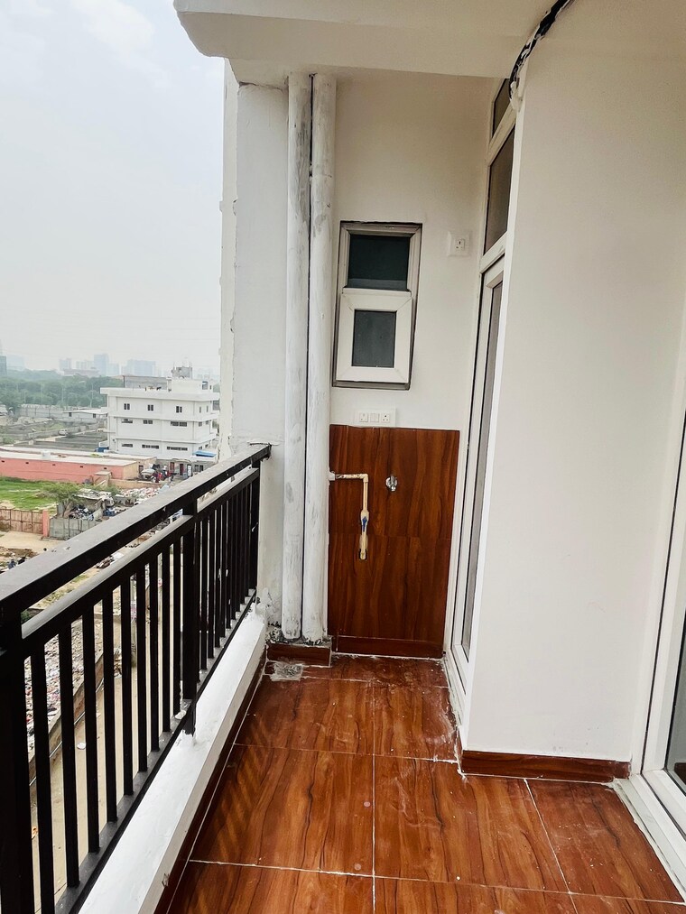 Balcony, sector 1 greater noida 3 Bedroom 1500 Sq.Ft. Builder Floor In Sector 1 Greater Noida Greater Noida 9138631