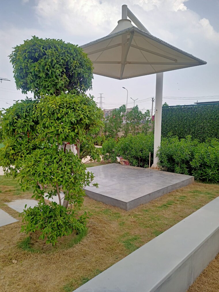 Garden, parklands  350 Sq.Yd. Plot In Sector 85 Faridabad 9172092