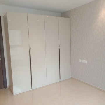 Room in 3 BHK Apartment at Powai – for Rent