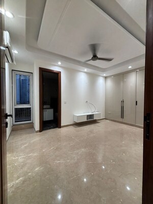 Room in 3 BHK Builder Floor at Saket – for Sale
