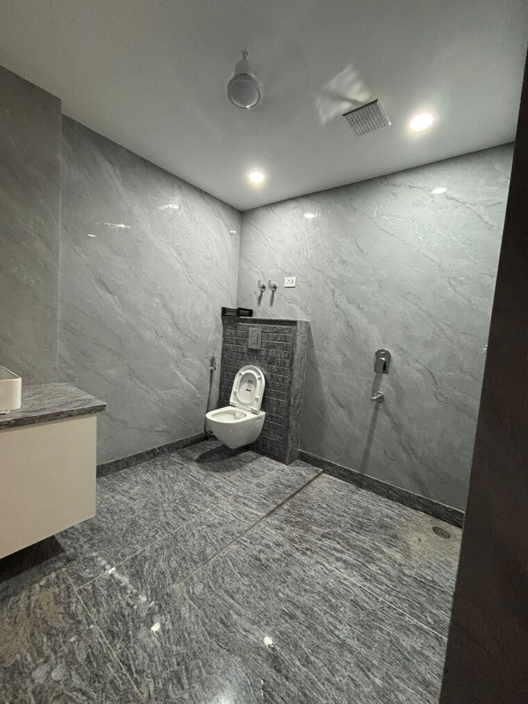 Bathroom, saket 3 Bedroom 1935 Sq.Ft. Builder Floor In Saket Delhi 9172133