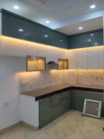 Kitchen in 3 BHK Builder Floor at Sector 73 – for Sale