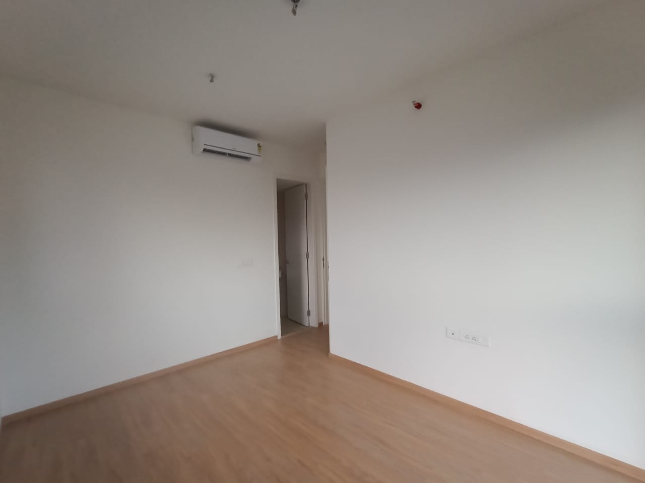 1 BHK + Pooja Room 422 Sq.Ft. Apartment in Shreedham Splendour