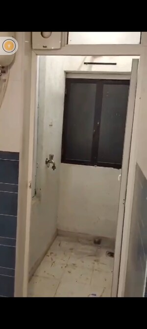 Bathroom in 1.5 BHK Apartment at Lodha Amara, Kolshet Road – for Sale