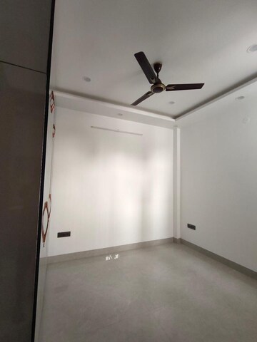 Room in 3 BHK Apartment at Informatics Apartment, Pi Greater Noida – for Rent
