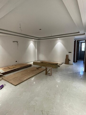 Room in 4 BHK Builder Floor at Saket – for Sale